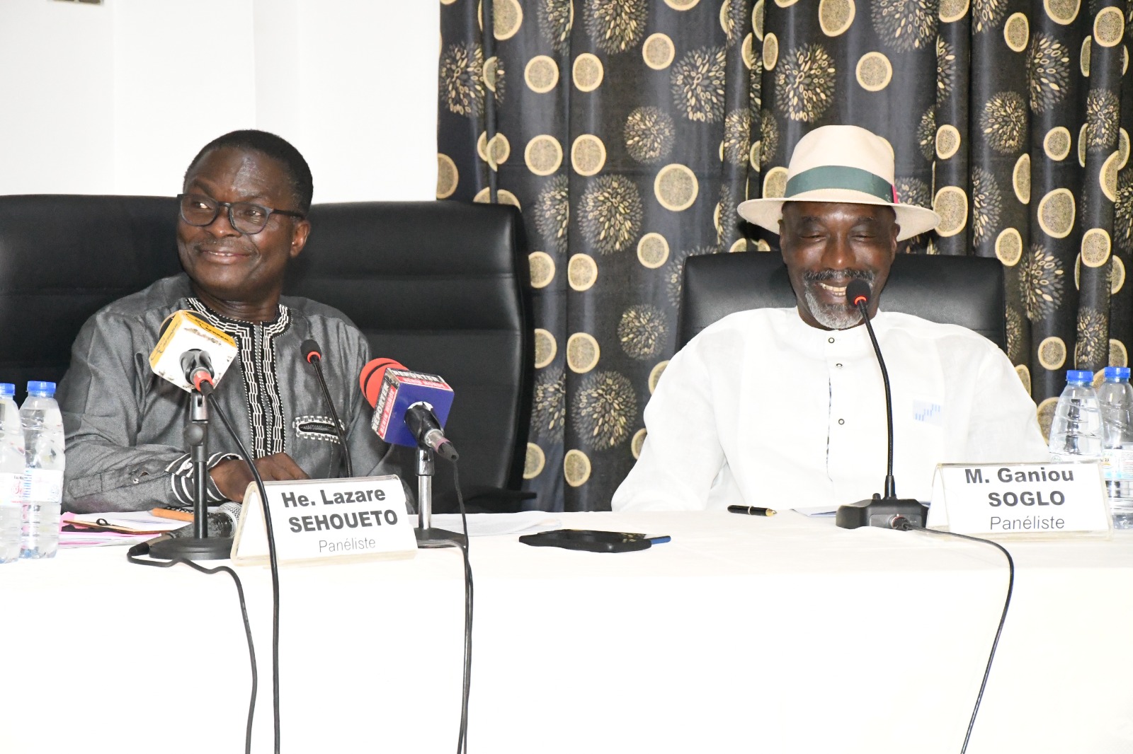 Les anciens ministres Lazare Sèhouéto et Ganiou Soglo étaient invités par l'Iajp à Cotonou le jeudi 16 mai 2024.